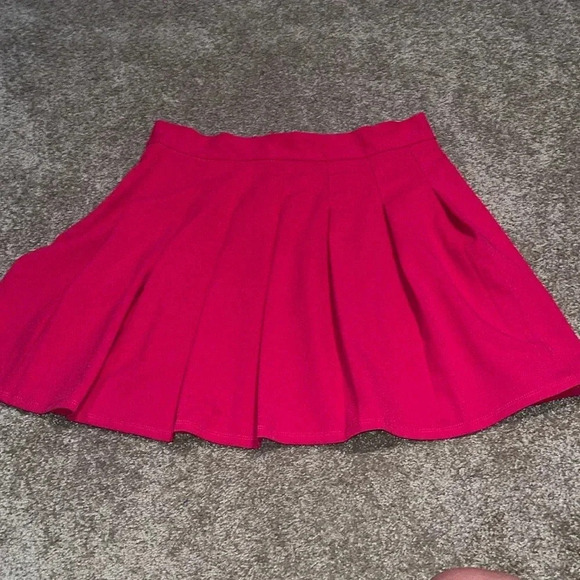 Messini Dresses & Skirts - Messini Pink Pleated Mini Skirt Size Large.  K